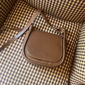 Spacious, comfortable on the shoulder